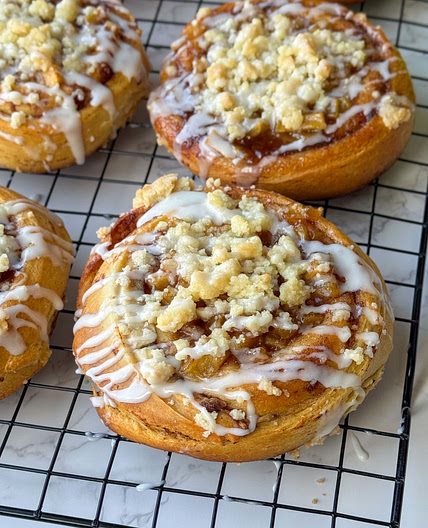 Apple Pie Cinnamon Rolls 
