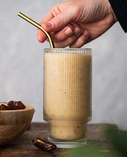 Banana Date Smoothie