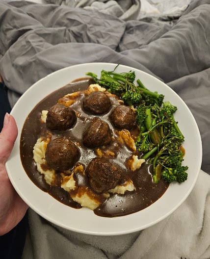Meatballs & Gravy