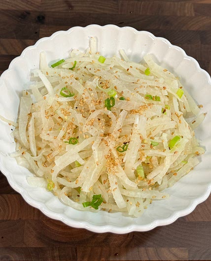 무나물 볶을때 꼭 OOO 넣어보세요. 정말 맛있어져요!!