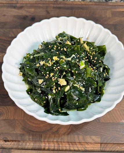 Delicious and Healthy Korean Stir-Fried Seaweed 😋
