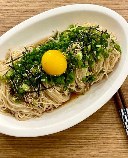 입맛 돋구는 간장비빔 국수