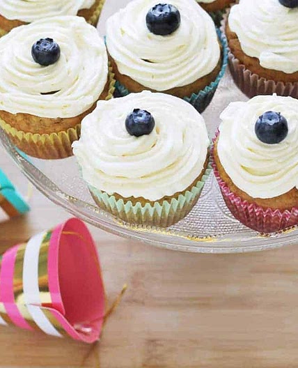 Amandel-Kokostaart of cupcake