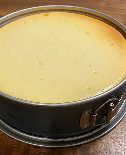 Tall and Creamy Cheesecake