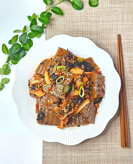 도토리묵 김치무침