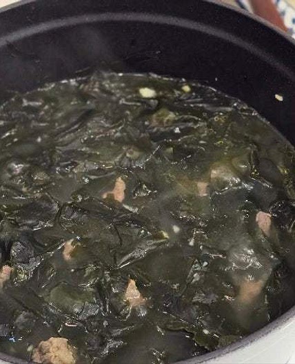 한우 양지 소고기 미역국 끓이는법