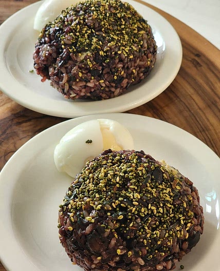 참치 아보카도 주먹밥 만들기