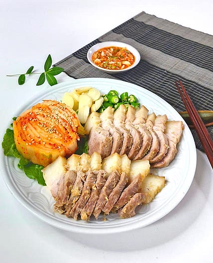 전기밥솥 무수분 수육 돼지고기 보쌈