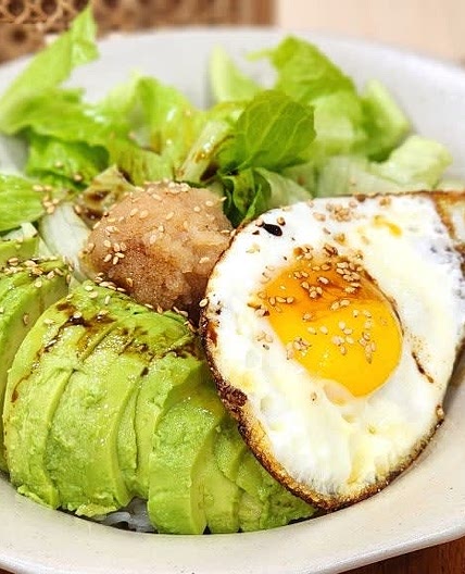 아보카도 명란 비빔밥 간장계란밥 아보카도 손질법 한그릇 요리