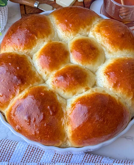 Soft and Buttery Dinner Rolls 