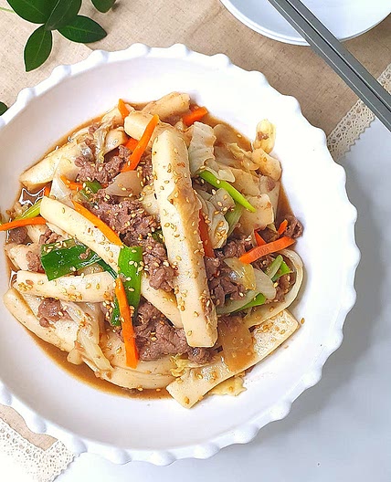 일품요리처럼 먹는 궁중떡볶이