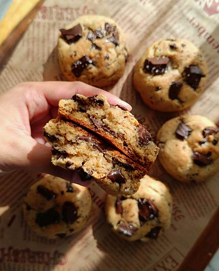 NYC Style Chocolate Chip Cookies