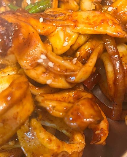 Spicy stir-fried squid 