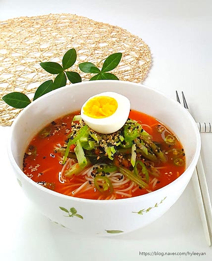 사이다처럼 톡쏘는맛! 열무국수