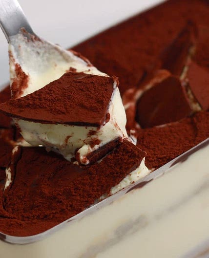 Tiramisu Cake