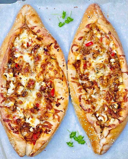 Sizzling Turkish Delight: The Perfect Pide