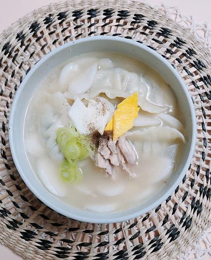 수미네반찬 닭장 떡국 떡만둣국