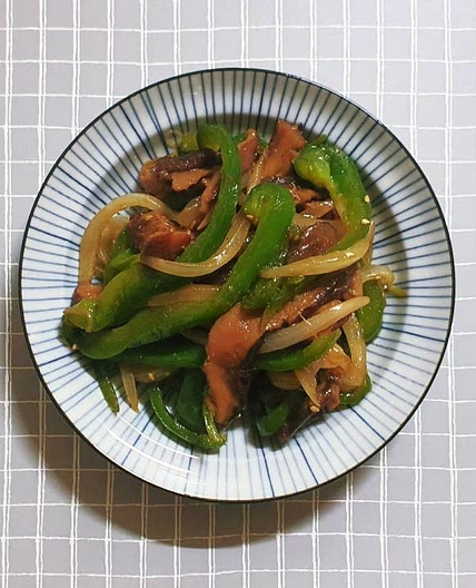 굴소스로 맛있게 마른표고버섯볶음 만들기
