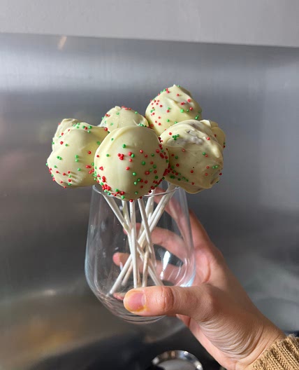 NO BAKE CAKE POPS
