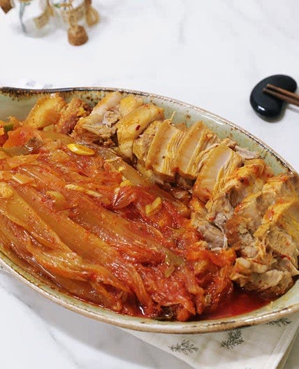 돼지고기김치찜 만드는법 삼겹살묵은지 김치찜 만들기 통삼겹김치찜 레시피