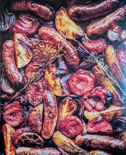 Prunes et saucisses en sauce aigre douce