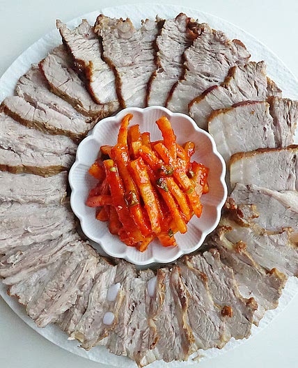 쌍화탕 수육 잡내 없이 맛있게! 보쌈무김치 레시피도 함께
