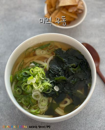 미역우동 만들기 사누끼우동면 요리 우동 끓이기 우동다시 레시피
