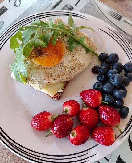 Avo, Cottage Cheese & Egg sandwich
