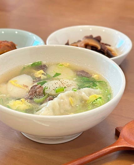 소고기 떡국 끓이는법 육수없이 만두국 끓이는법
