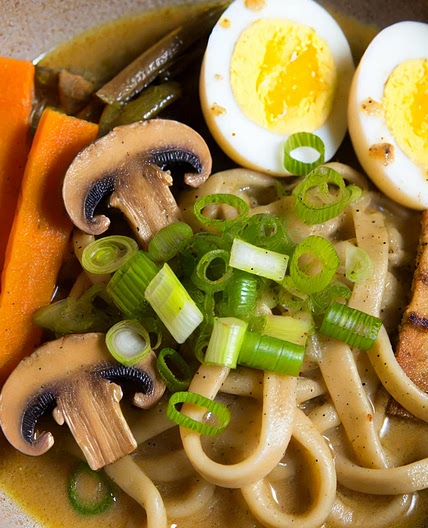 Ramen au beurre de cacahuète