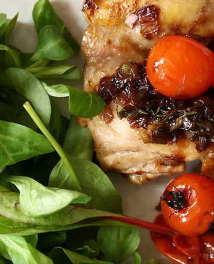Pollo con tomatitos y vinagre de modena 