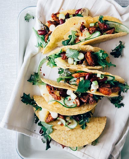 Taco's met pulled kip en pickled ananas