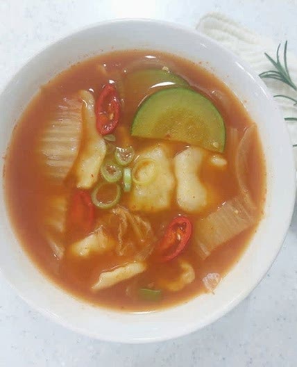 얼큰 김치 수제비 만드는법 쫄깃한 수제비 반죽 만들기
