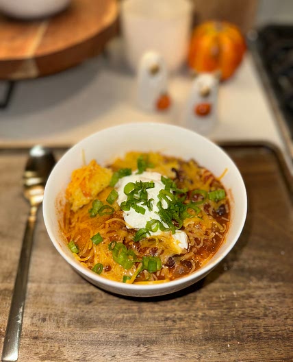 Crockpot Chili and Cornbread 