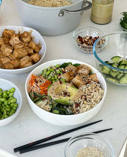 15 minute miso noodle poke bowl