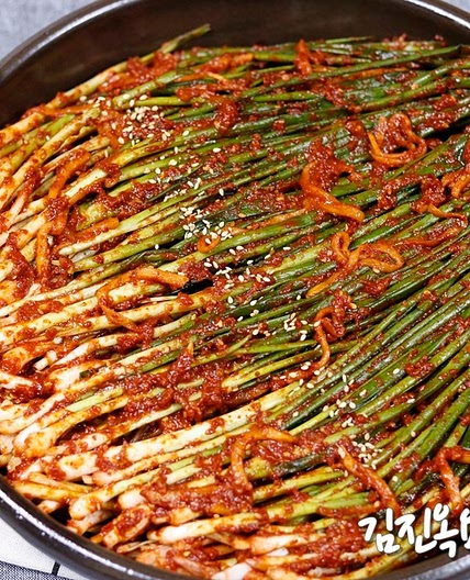 무채를 넣어 식감과 맛이 좋은 파김치 담그는법 파김치 레시피