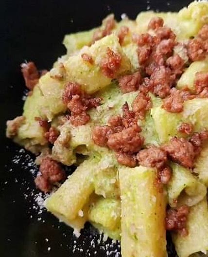 RIGACUORI, SALSICCIA E CREMA DI ZUCCHINE 