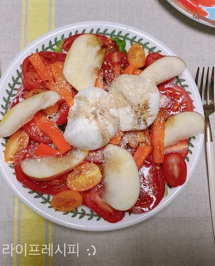 크리스마스음식에 어울리는 브라타치즈 토마토샐러드