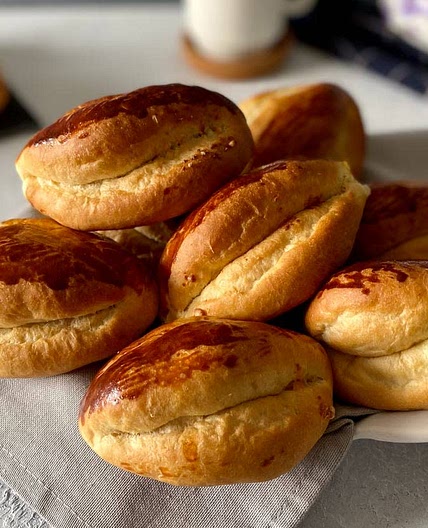 Peynirli Pastane Pogaçası