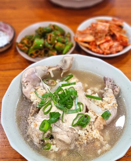 초복음식 삼계탕끓이는법
