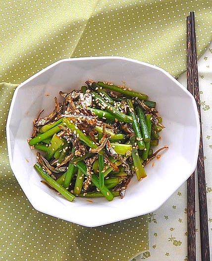 마늘종멸치볶음