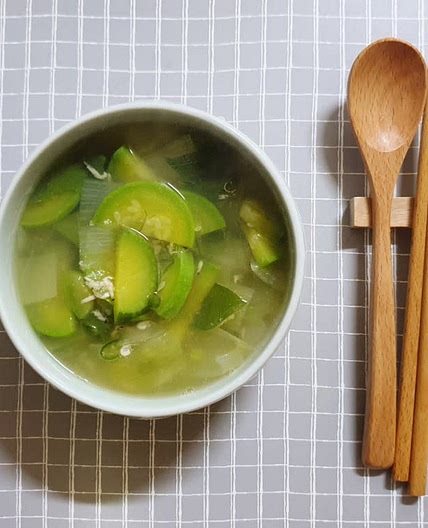간편요리! 따뜻한 국물이 필요할때, 애호박새우젓찌개 만들기