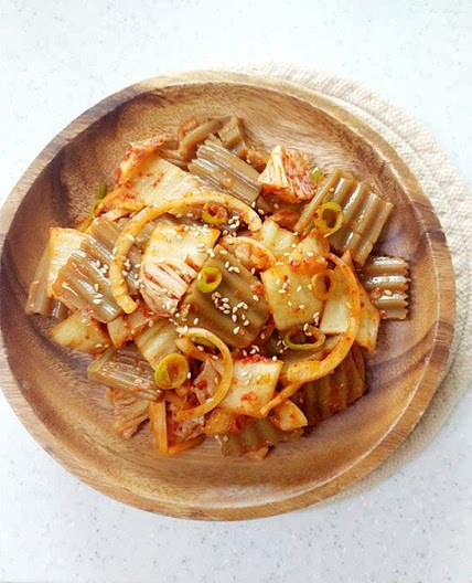 김치 도토리묵무침 만들기 도토리묵 데치기 양념 레시피