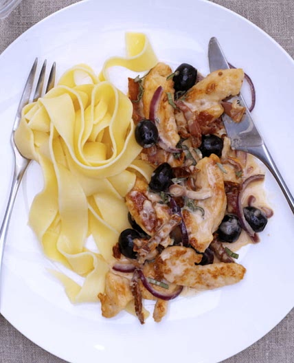 Vega versie van Fricassee van kip met ansjovis en olijven