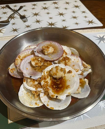 Steamed scallops