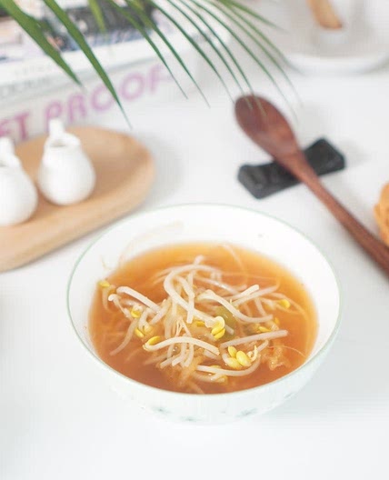 시원한 김치콩나물국 끓이는법 묵은신김치요리 아이 김치국끓이기