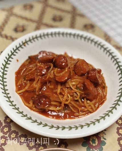 [콩나물 요리] 칼칼한 소세지콩나물찜 간단한 메인요리 추천