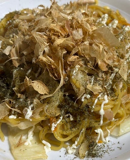 직접 만든 소스로 더 맛있는 야끼소바 만들기