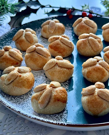 German Bethmännchen Cookies