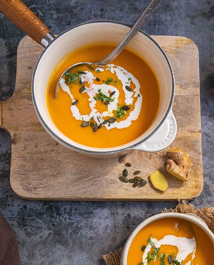 Sopa de gengibre, abóbora e batata-doce, por Vânia Ribeiro